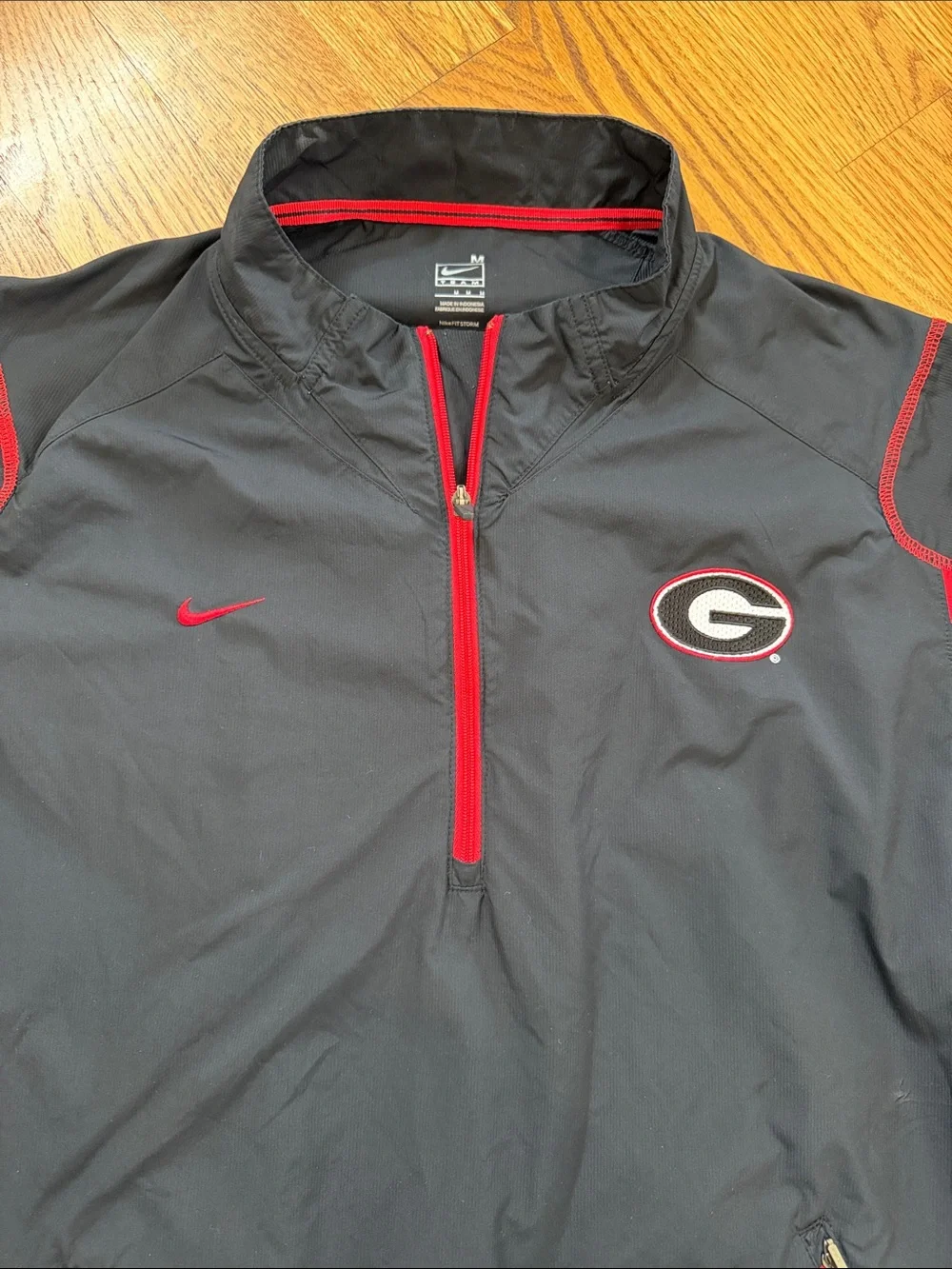 Nike Georgia Bulldogs Quarter Zip Pullover. Size Medium. Like New Condition. UGA